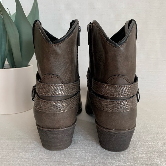 New Dingo Aydra Dark Taupe Faux Leather Ankle Strap Western Booties Woman’s 9.5M - Picture 10 of 12